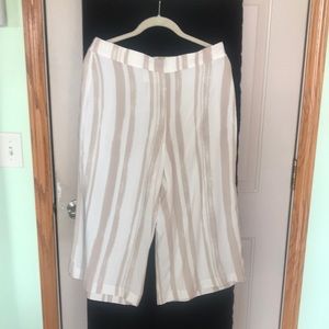 Chicos flowing summer crop gaucho/Culottes.